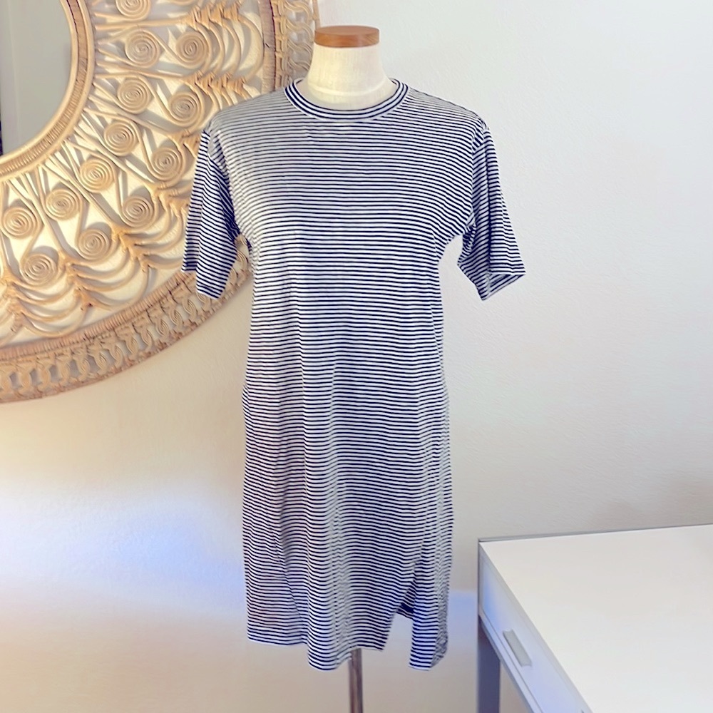 NWT rag & bone, x-small, black and white stripe t-shirt dress. 100% Pima cotton.